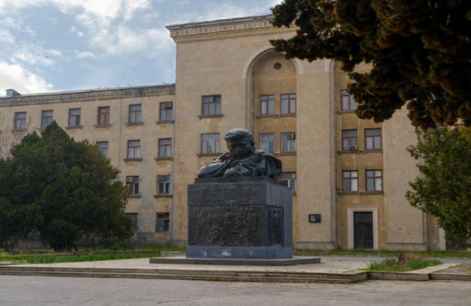 azerbaycanda-qurumun-direktor-ve-muavini-vezifelerinden-azad-edildiler